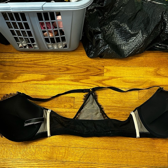 COPY - Women’s Victoria Secrets Bombshell front close lace push up black bra 36d - Picture 4 of 6